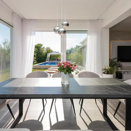 Beautiful In With Kitchen 펜션