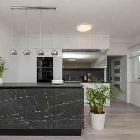 Beautiful In With Kitchen 펜션 *
