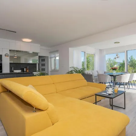 Beautiful In With Kitchen בית נופש
